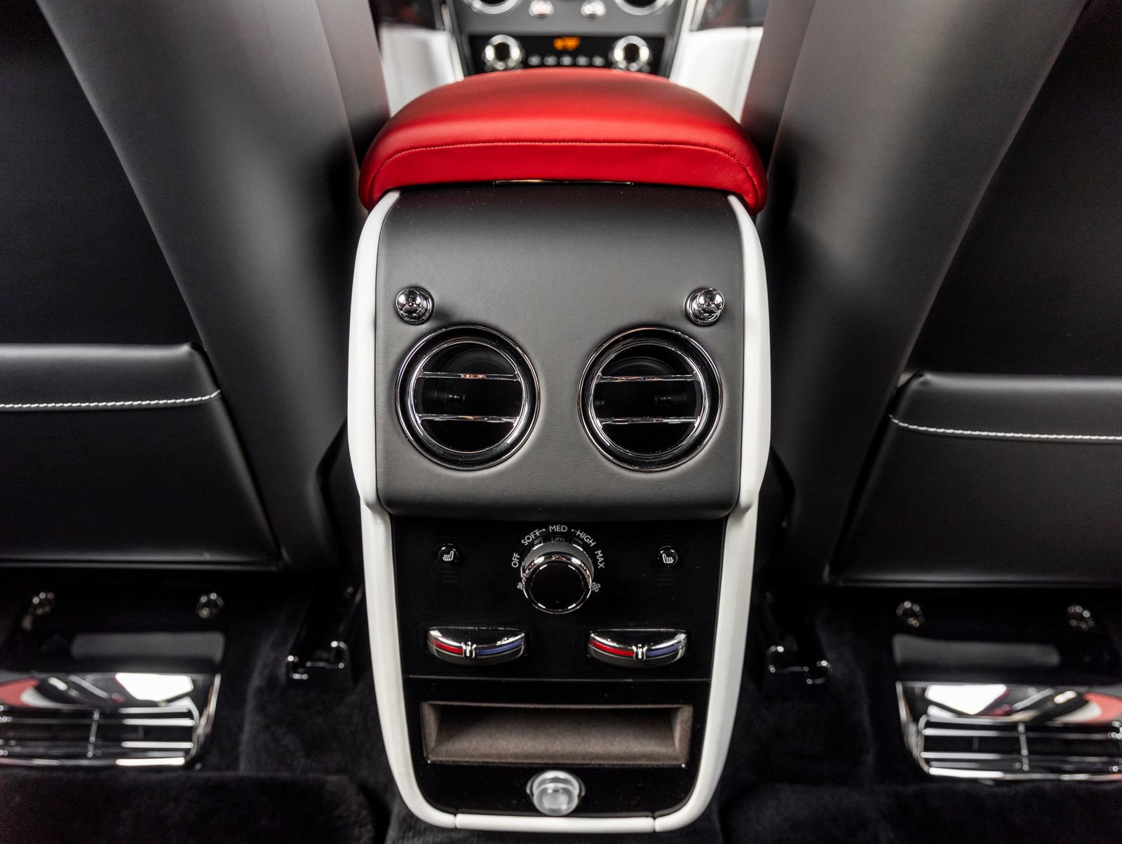 New 2027 Rolls-Royce Cullinan Black Badge AWD/4WD image 50