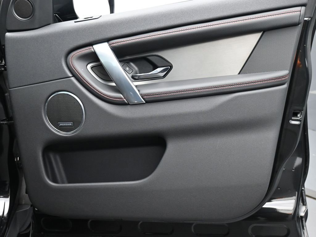 Used 2023 Land Rover Discovery Sport S R-Dynamic image 24