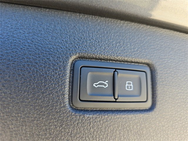 Used 2025 Audi Q7 3.0T Premium Plus image 14