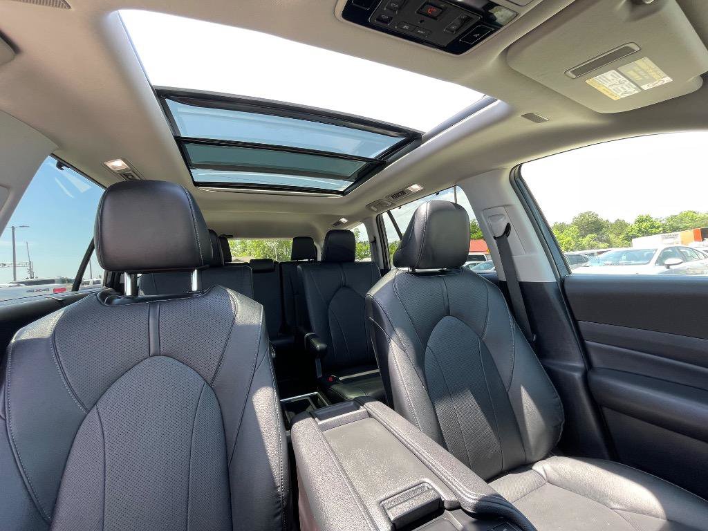 Used 2024 Toyota Grand Highlander Limited image 19