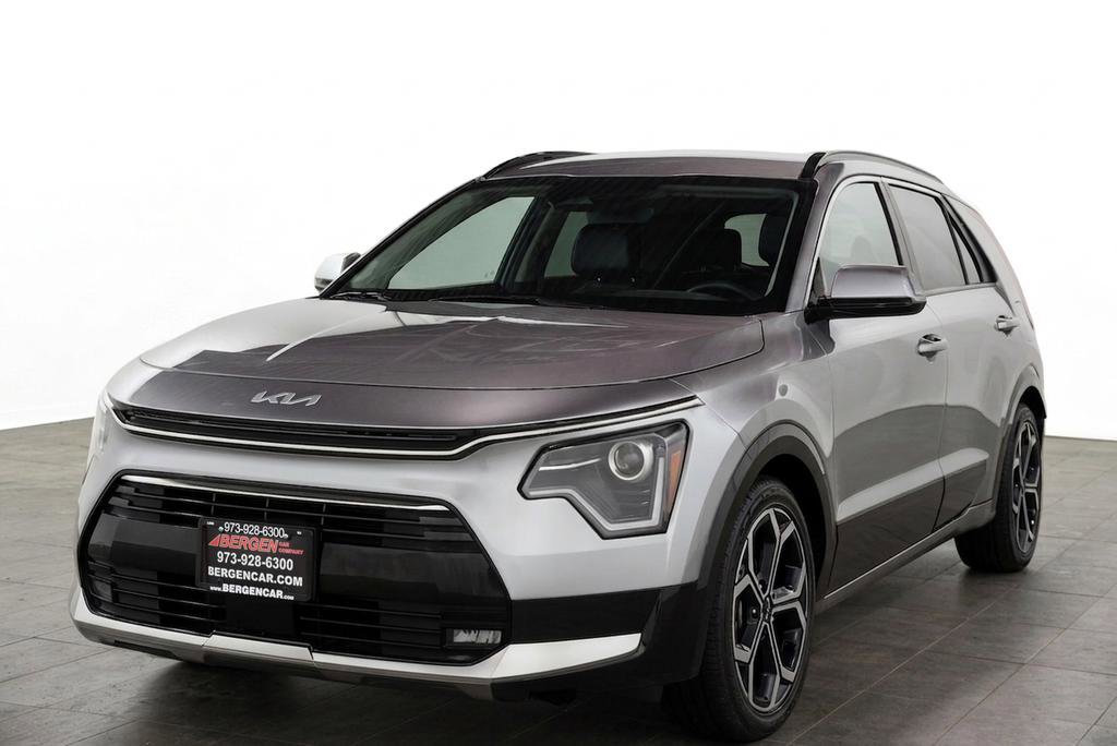 Used 2023 Kia Niro EX Touring FWD image 4