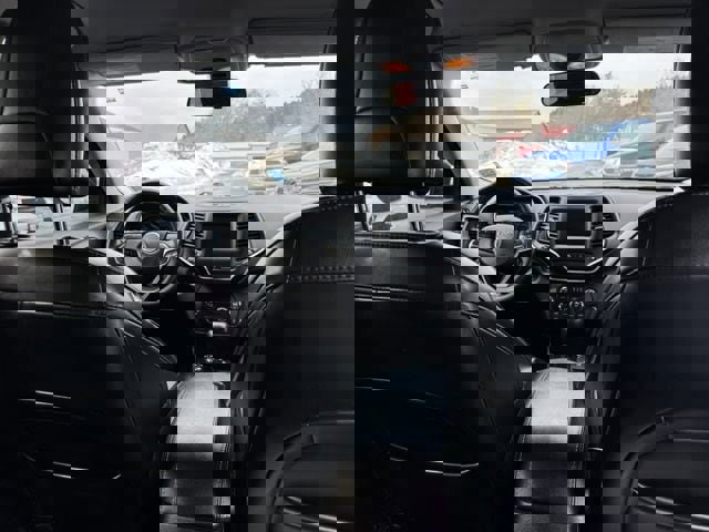 Used 2020 Jeep Cherokee Latitude Plus w/ Cold Weather Group image 83