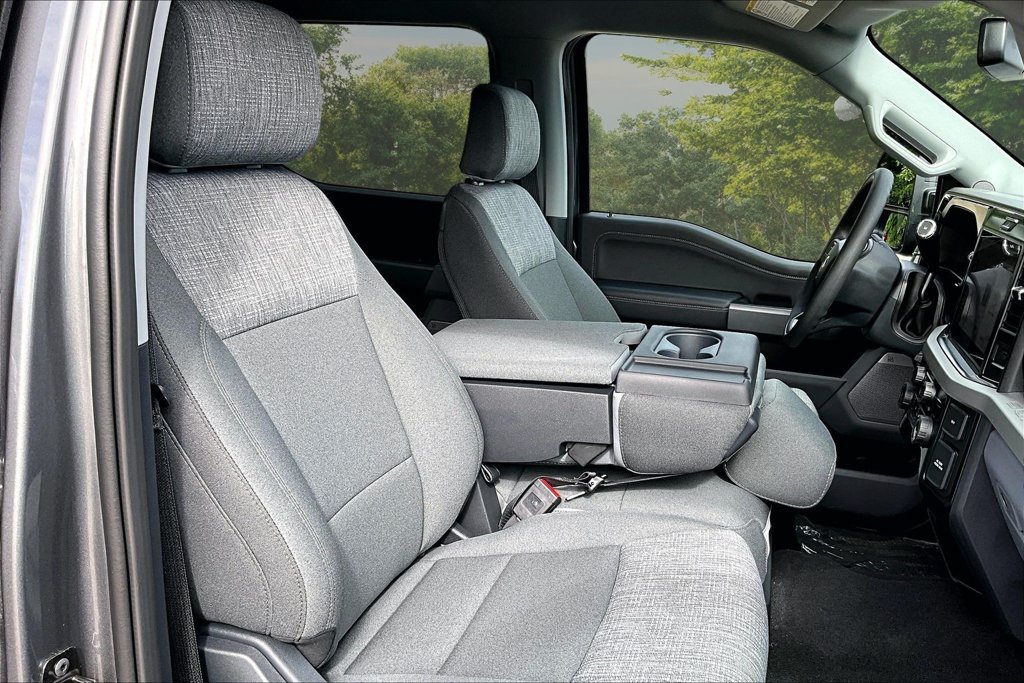 New 2027 Ford F250 XLT w/ XLT Premium Package AWD/4WD image 8