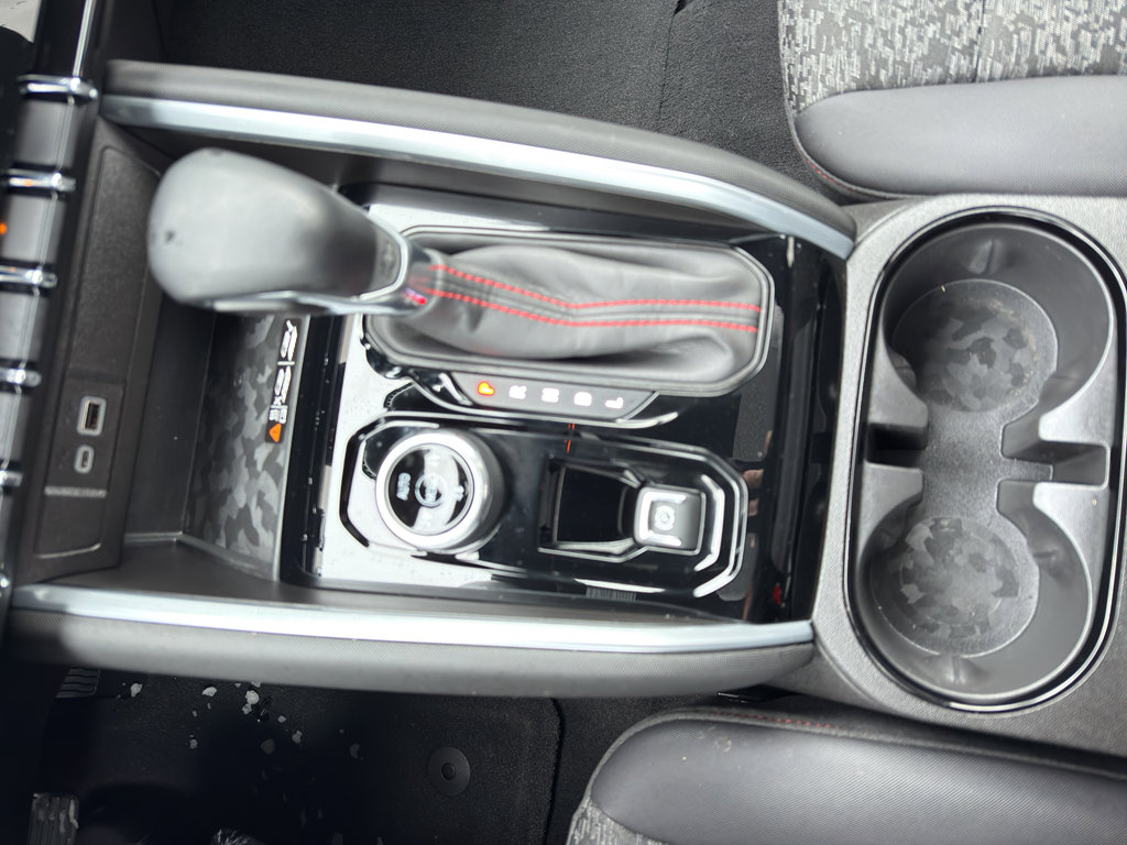 Used 2024 Chevrolet Colorado Z71 w/ Z71 Convenience Package 2 image 22