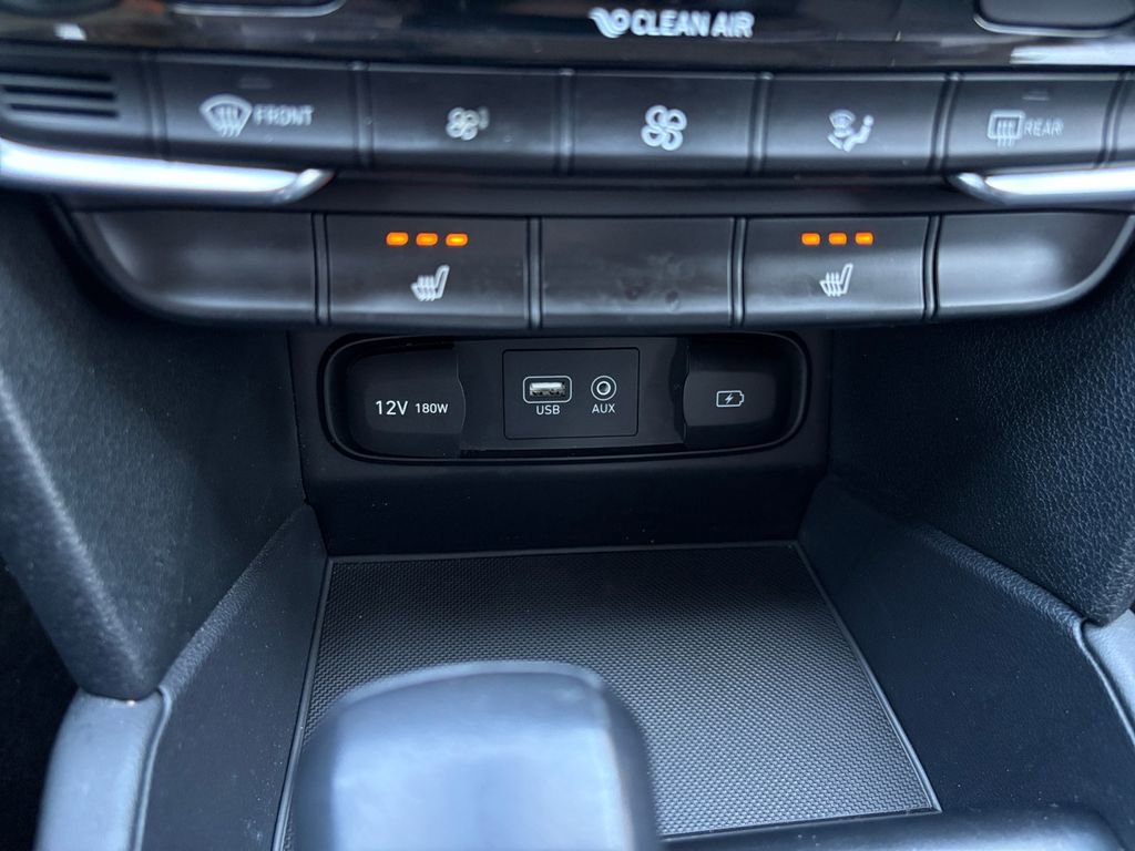 Used 2019 Hyundai Santa Fe Limited image 6