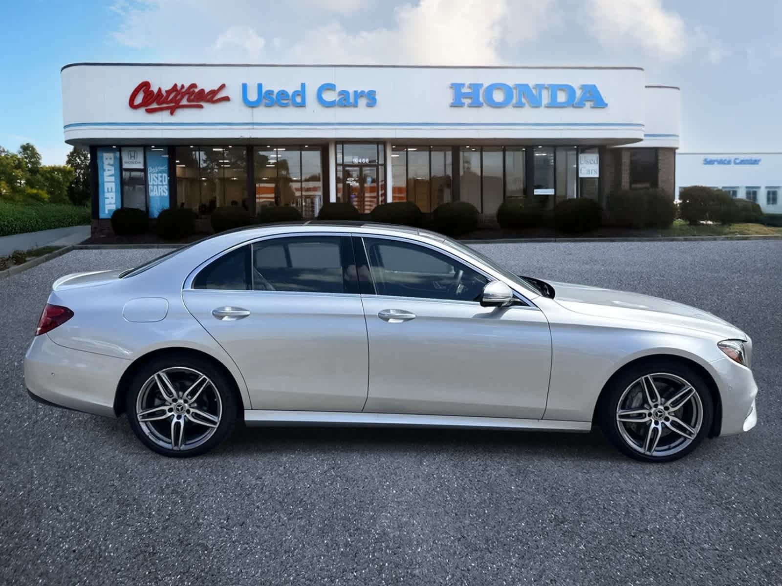 Used 2019 Mercedes-Benz E 300 4MATIC image 6