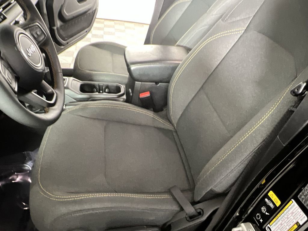 Used 2024 Jeep Wrangler Unlimited w/ Convenience Group image 19