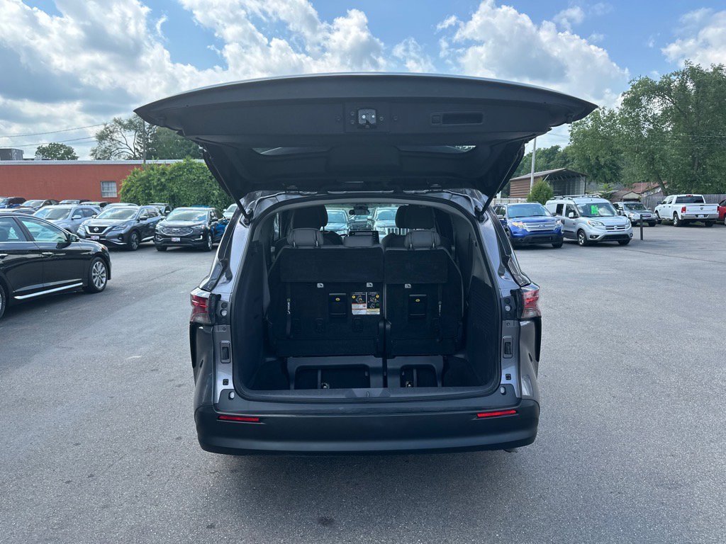 Used 2022 Toyota Sienna LE image 10