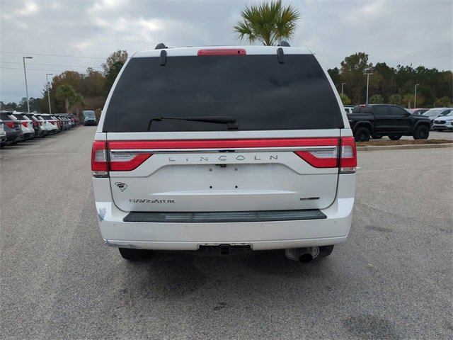 Used 2016 Lincoln Navigator Select image 5