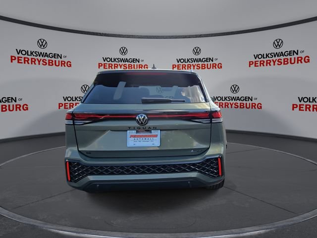 New 2026 Volkswagen Tiguan SE R-Line AWD/4WD image 8