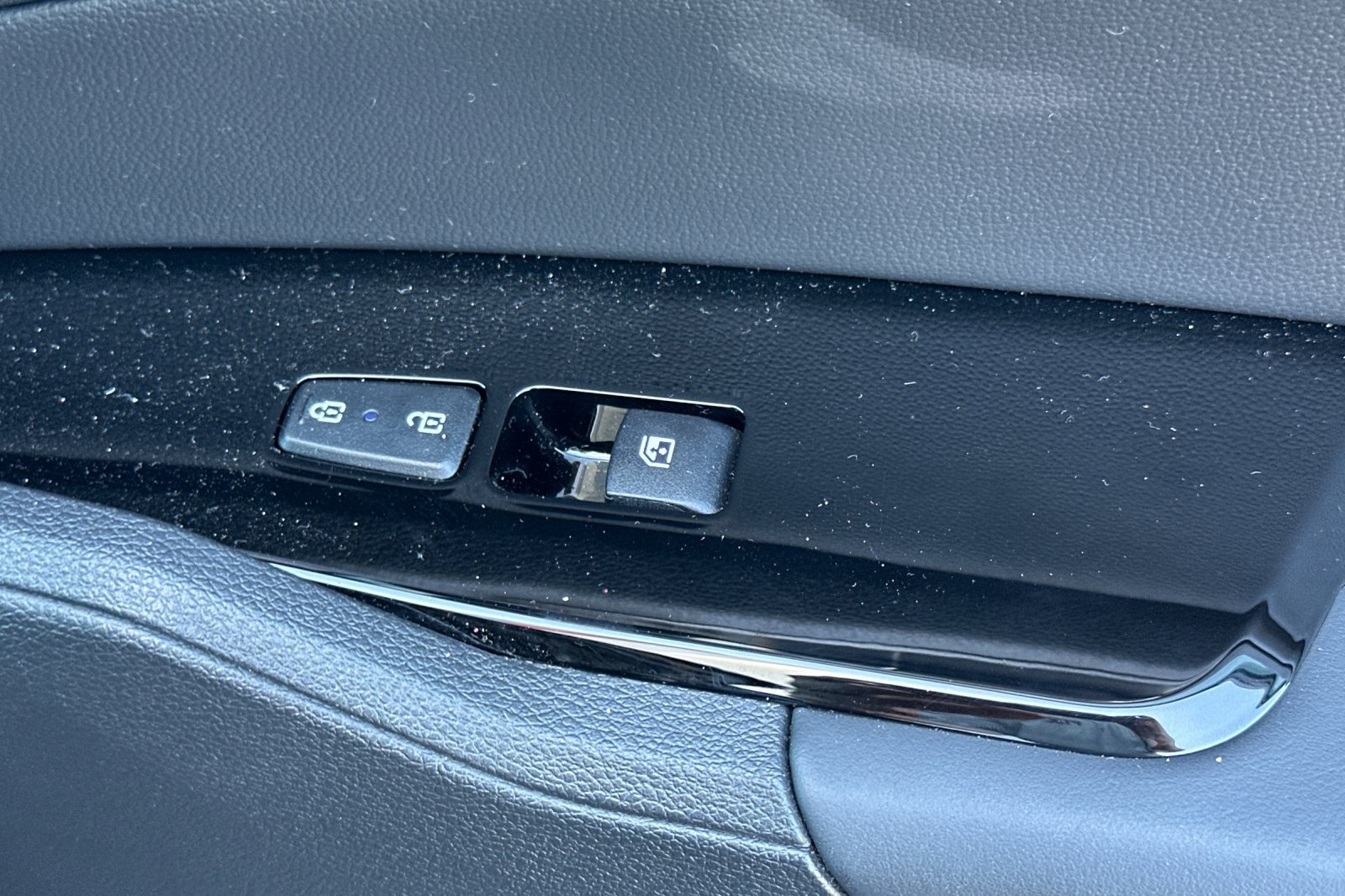 Used 2025 Kia Sportage SX FWD image 21