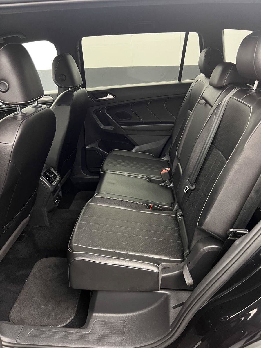 Used 2022 Volkswagen Tiguan SE R-Line FWD image 16