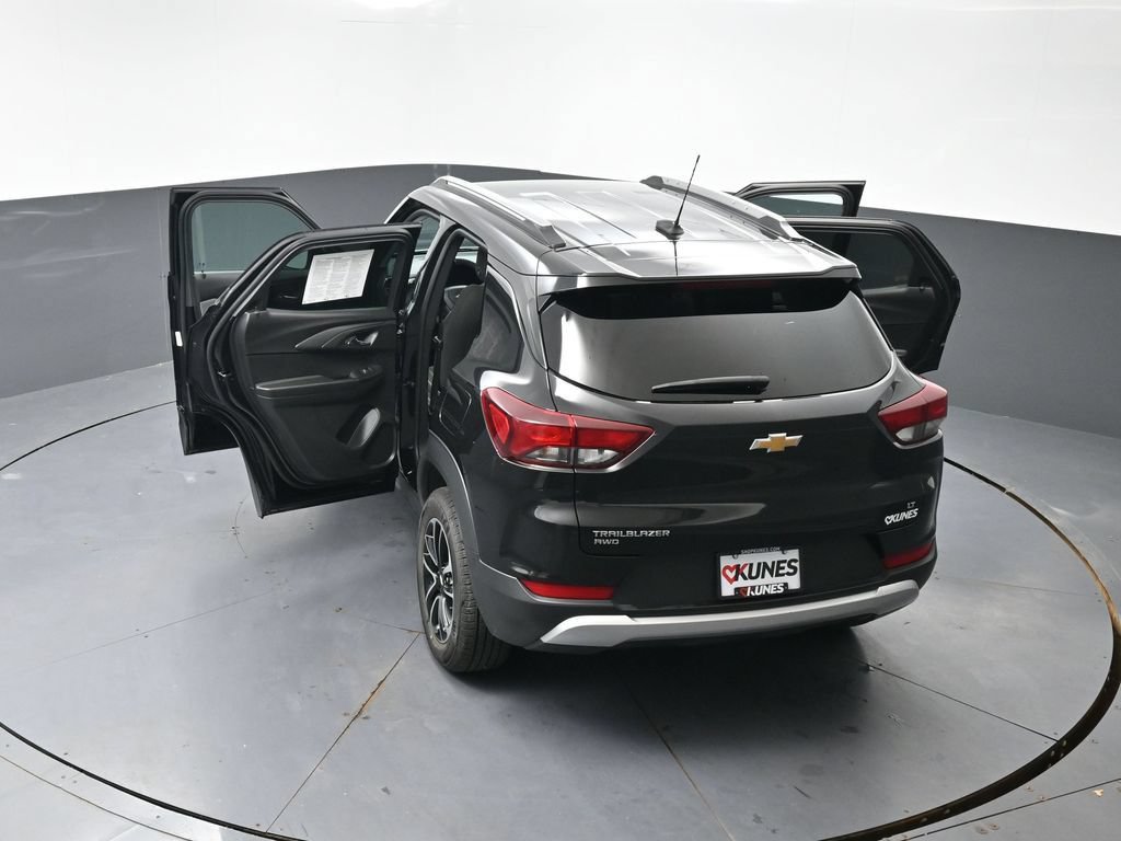 Used 2025 Chevrolet TrailBlazer LT AWD/4WD image 62