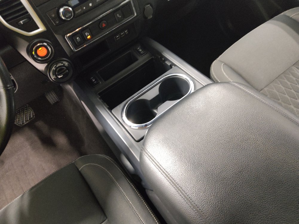 Used 2019 Nissan Titan SV w/ SV Convenience Package image 26