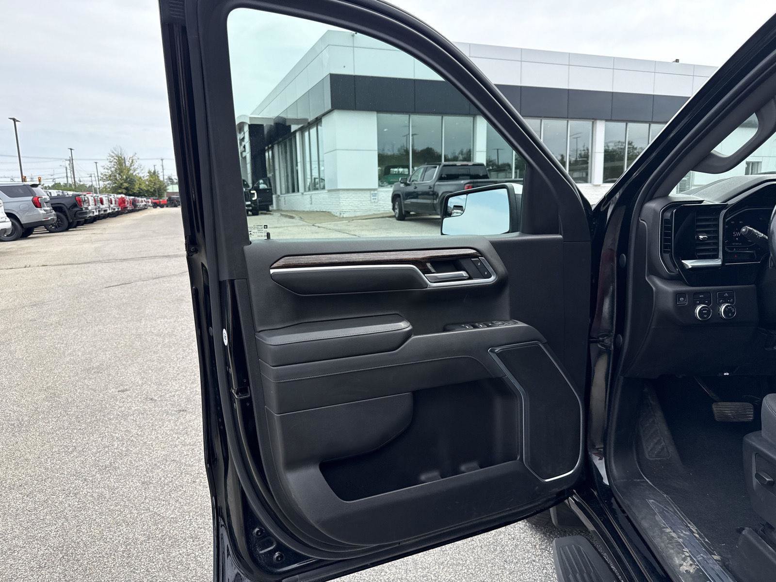 Used 2022 GMC Sierra 1500 SLE AWD/4WD image 11