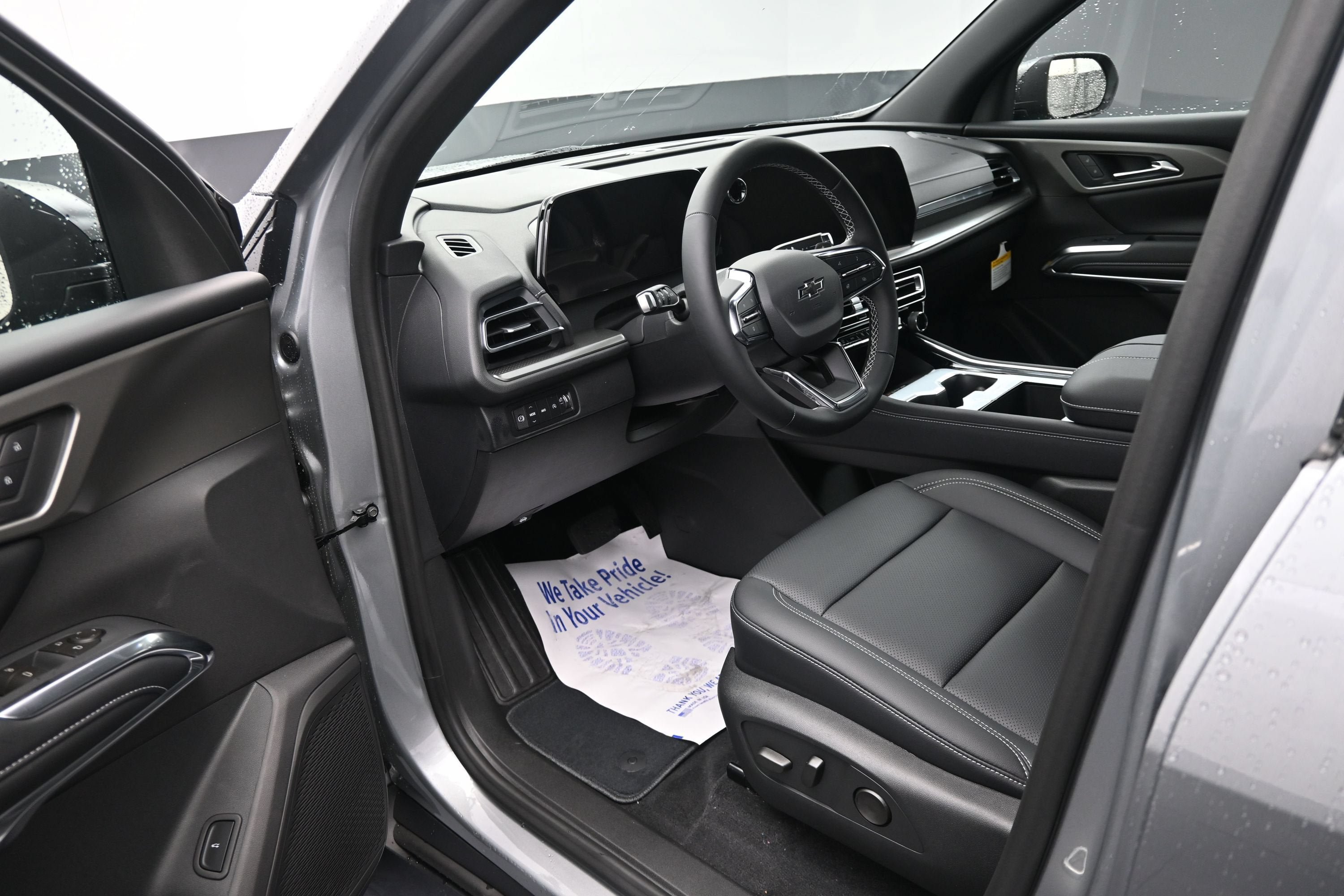 New 2027 Chevrolet Traverse LT w/ Midnight/Sport Edition AWD/4WD image 10