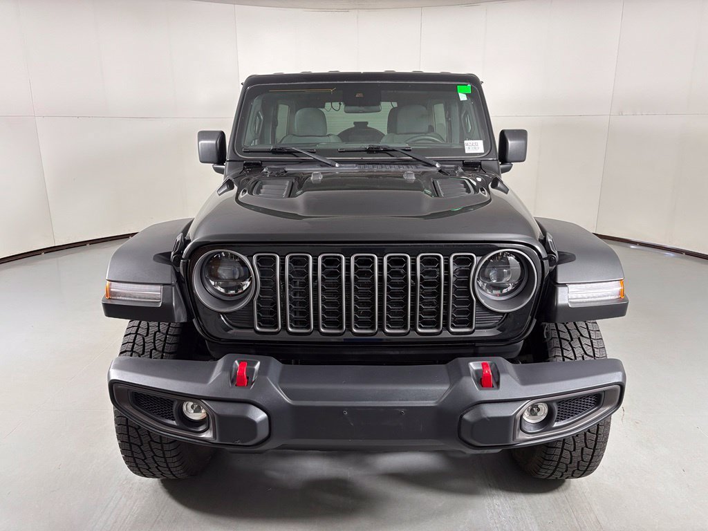 Used 2025 Jeep Wrangler Unlimited Rubicon AWD/4WD image 3