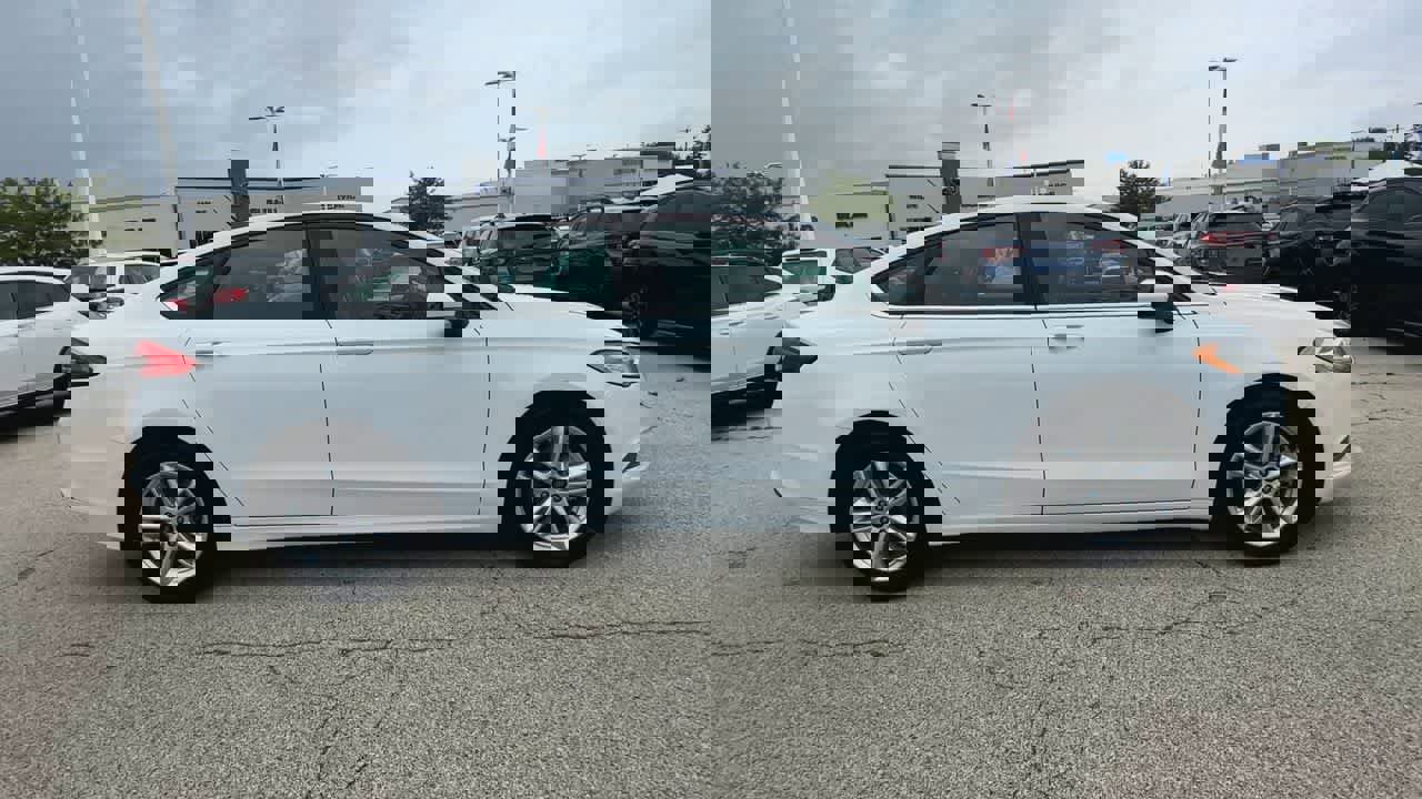 Used 2018 Ford Fusion SE image 9