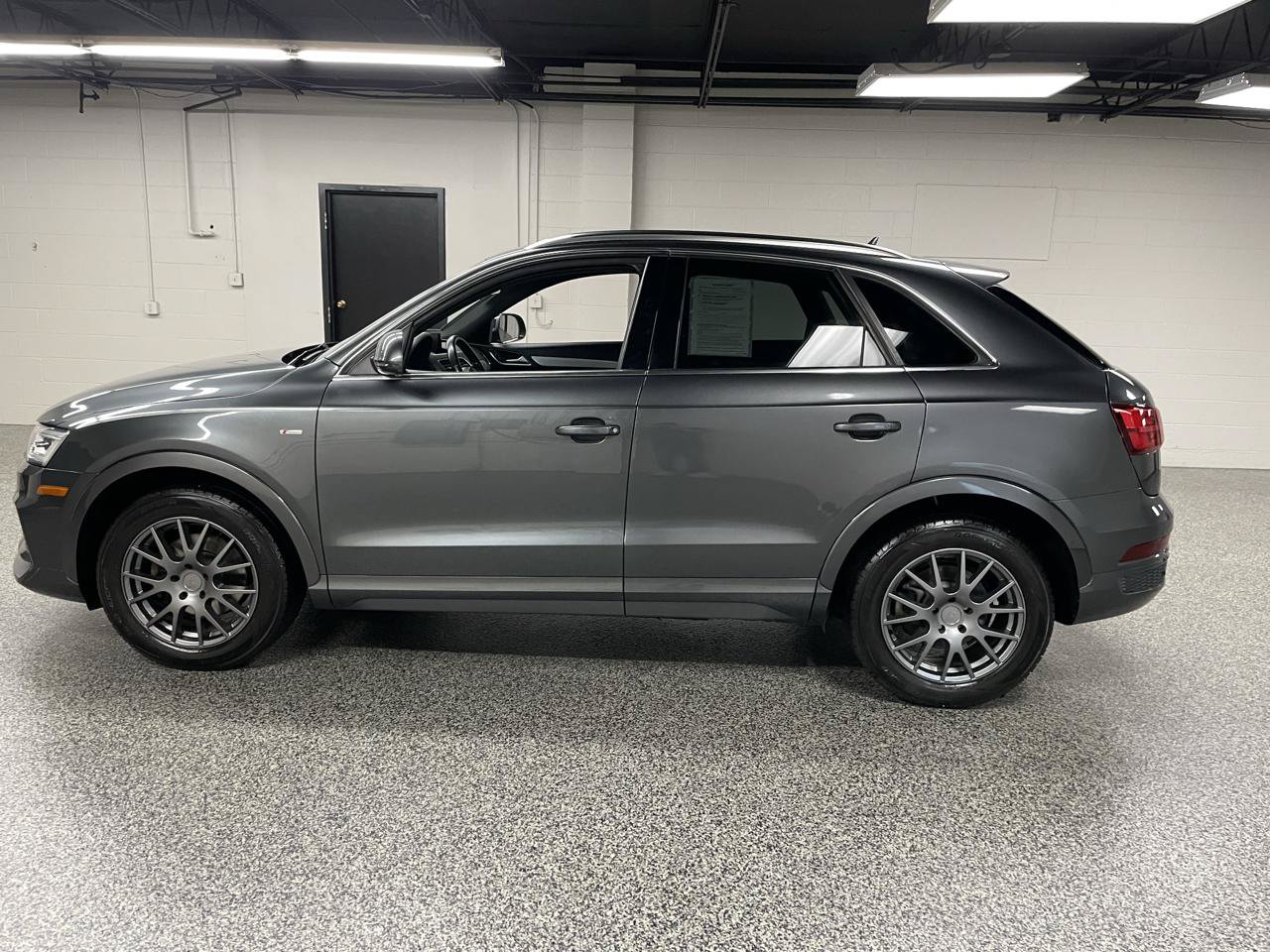 Used 2018 Audi Q3 2.0T Premium Plus w/ Premium Plus Package AWD/4WD image 10