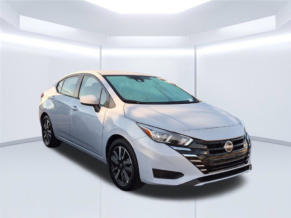 Used 2024 Nissan Versa SV FWD image 5