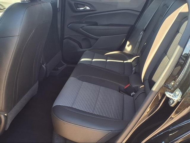 Used 2025 Chevrolet Trax LT w/ LT Convenience Package image 15