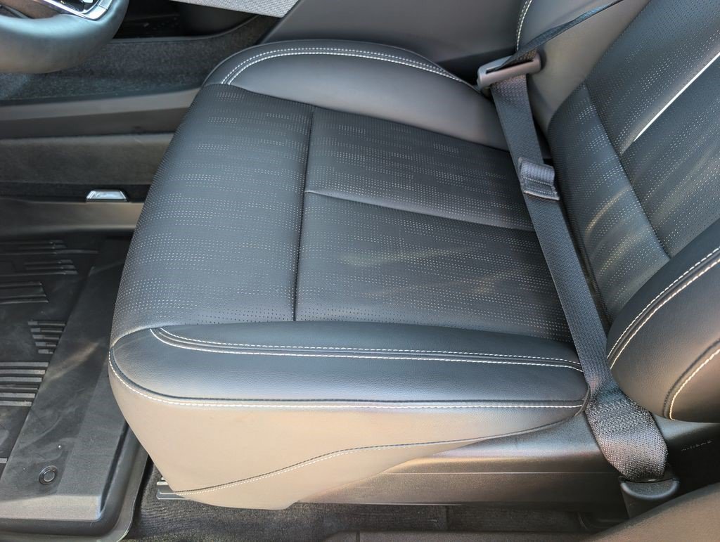 Certified 2025 Cadillac Optiq Sport 2 w/ LPO, Floor Liner Package AWD/4WD image 14
