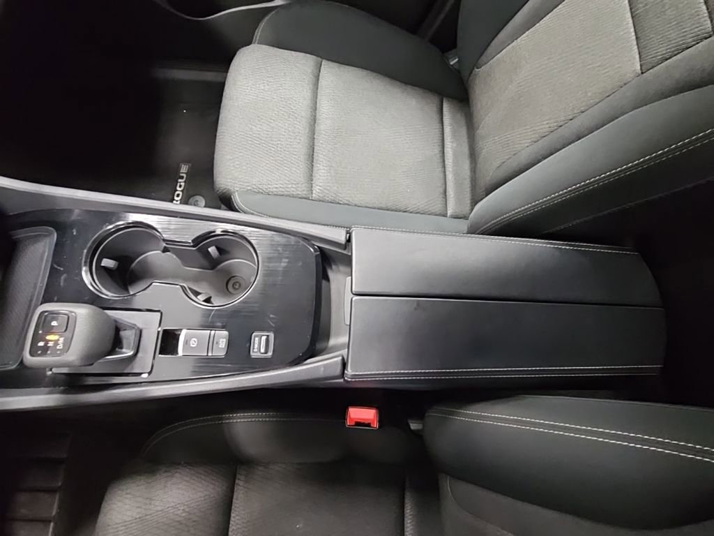 Used 2024 Nissan Rogue SV image 19