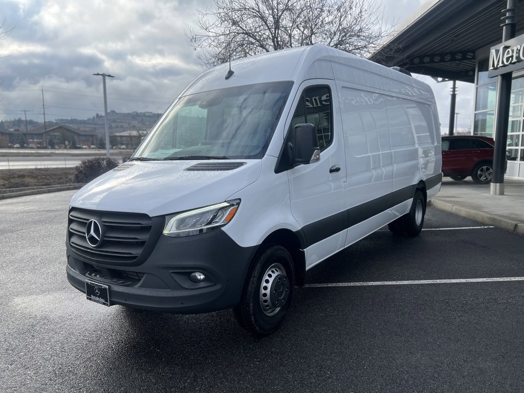 Used 2024 Mercedes-Benz Sprinter 3500 image 4