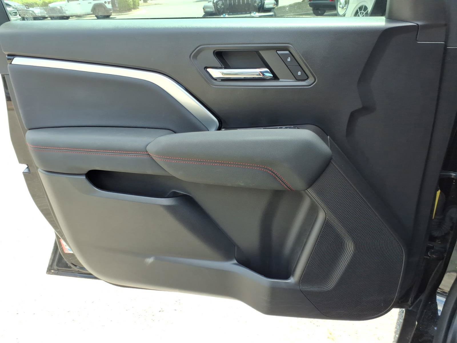 Used 2023 Chevrolet Colorado Z71 w/ Z71 Convenience Package 2 AWD/4WD image 30