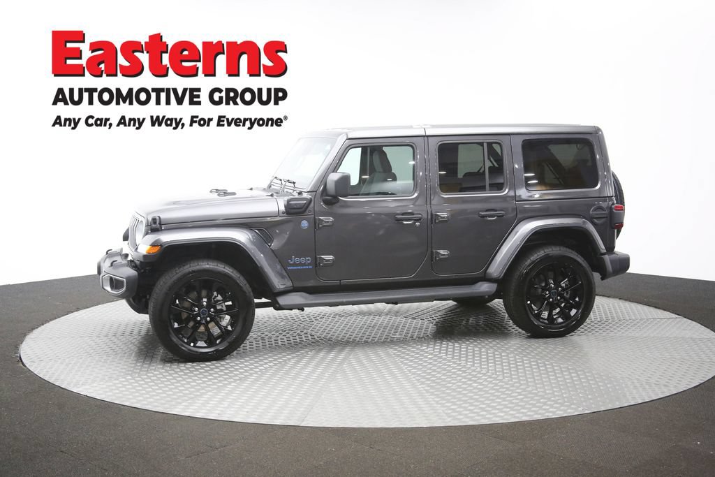 Used 2025 Jeep Wrangler Unlimited Sahara AWD/4WD image 54