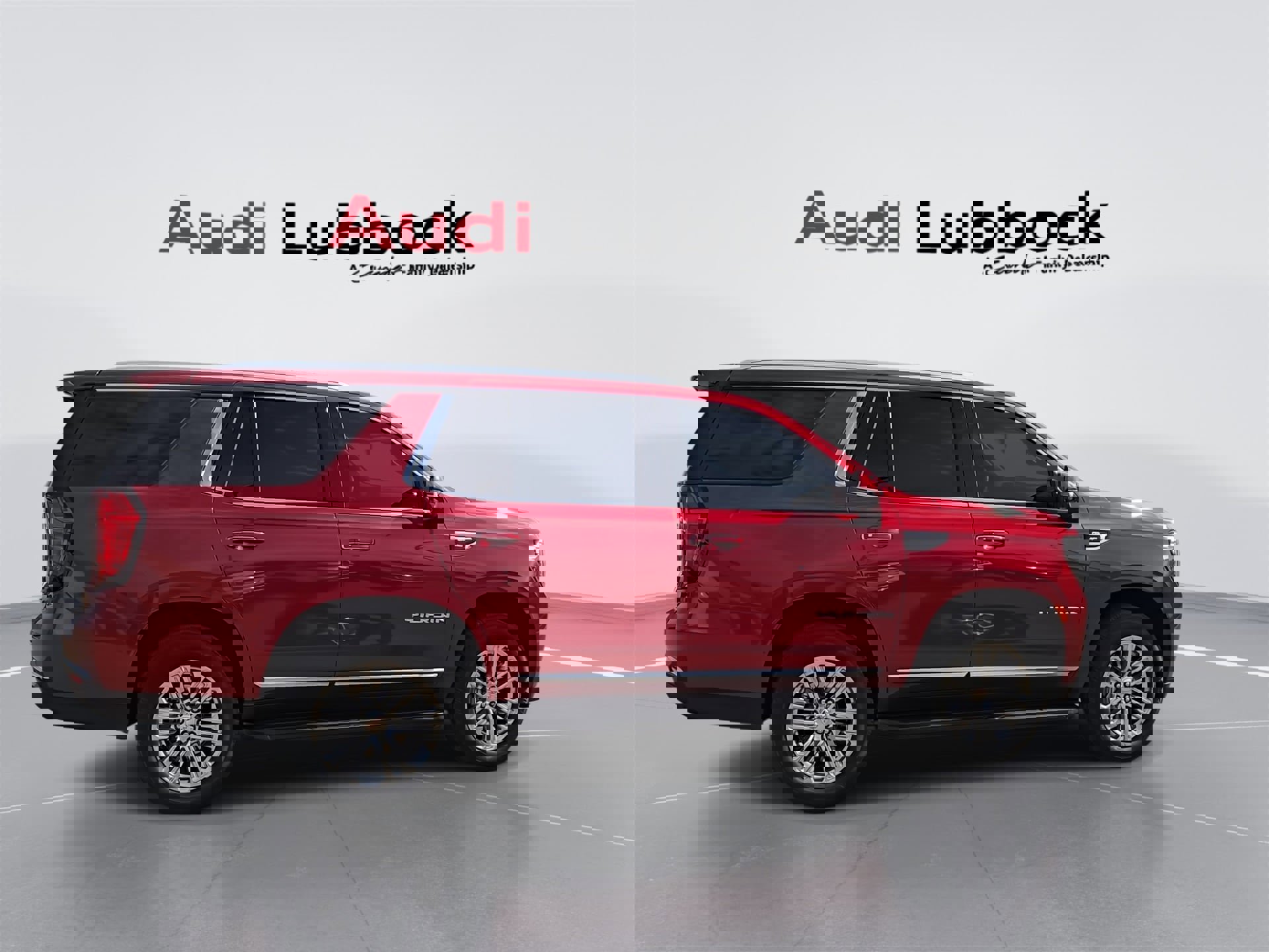 Used 2023 GMC Yukon SLT w/ SLT Premium Package image 9