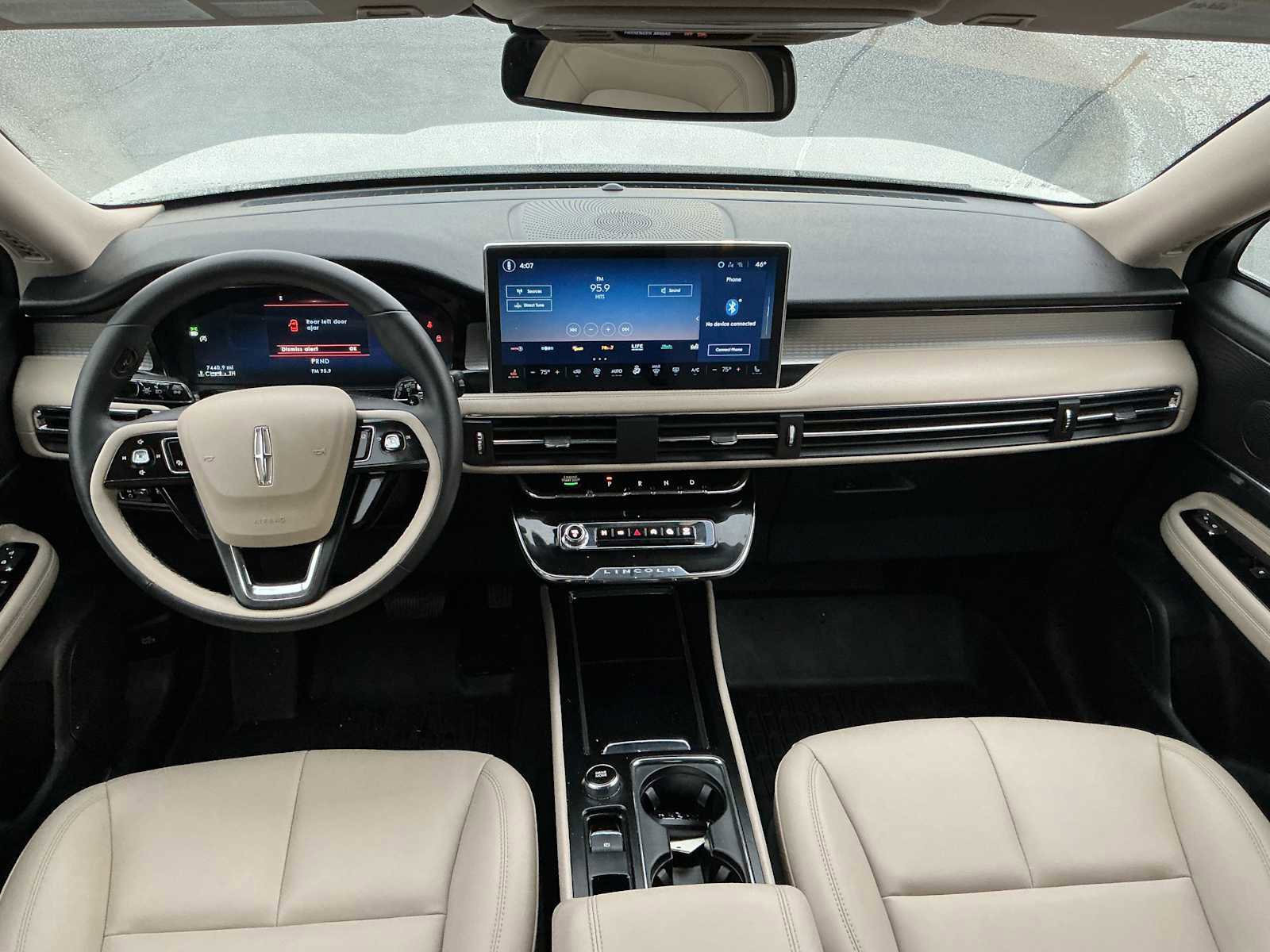 Used 2025 Lincoln Corsair AWD image 7