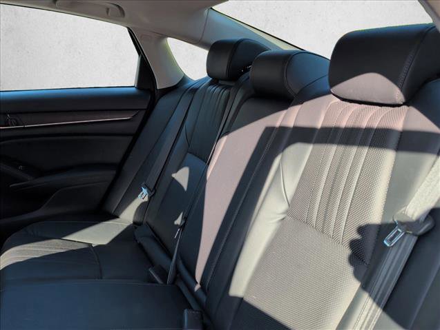 Used 2018 Honda Accord Touring image 18