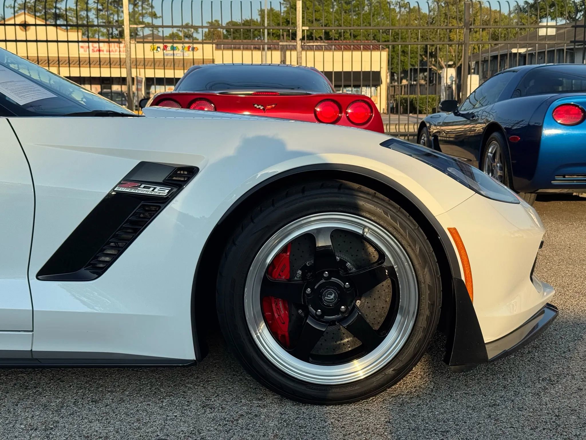 Used 2016 Chevrolet Corvette Z06 w/ 3LZ Preferred Equipment Group image 12