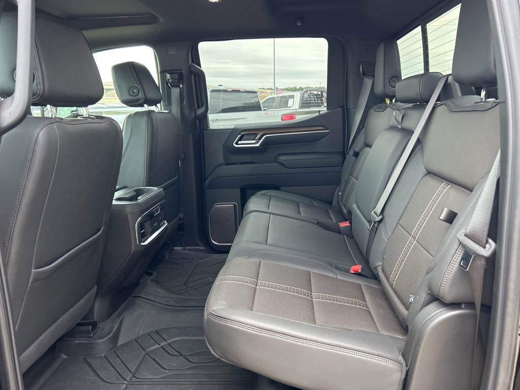 Used 2025 Chevrolet Silverado 1500 High Country w/ High Country Premium Package image 10