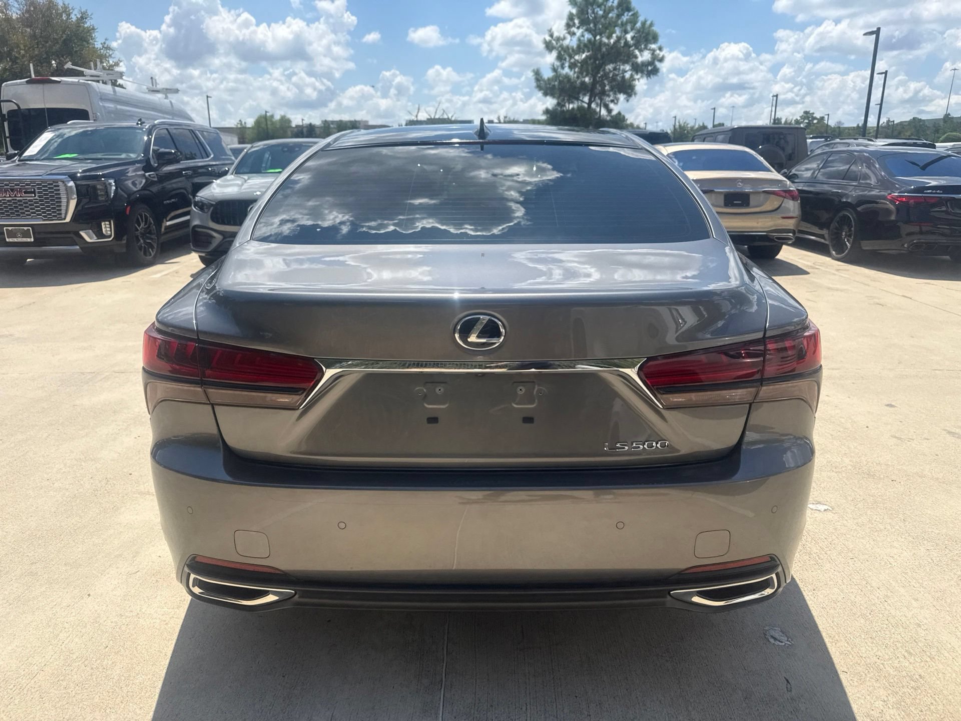 Used 2023 Lexus LS 500 w/ Interior Upgrade Package RWD image 5