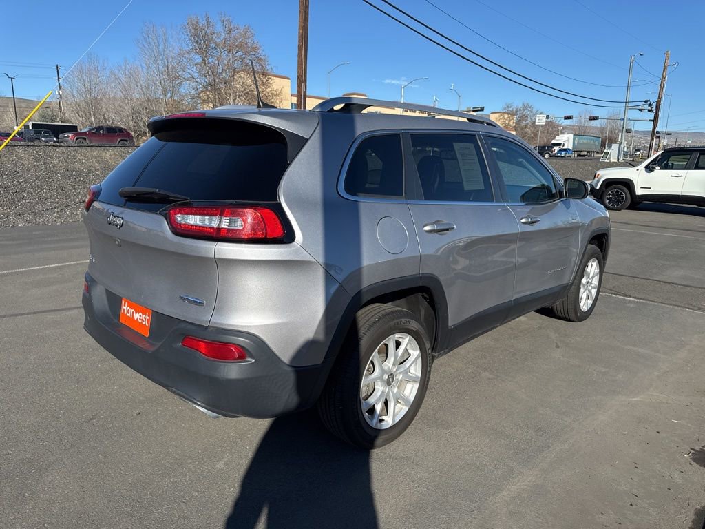 Used 2018 Jeep Cherokee Latitude Plus w/ Cold Weather Group image 7