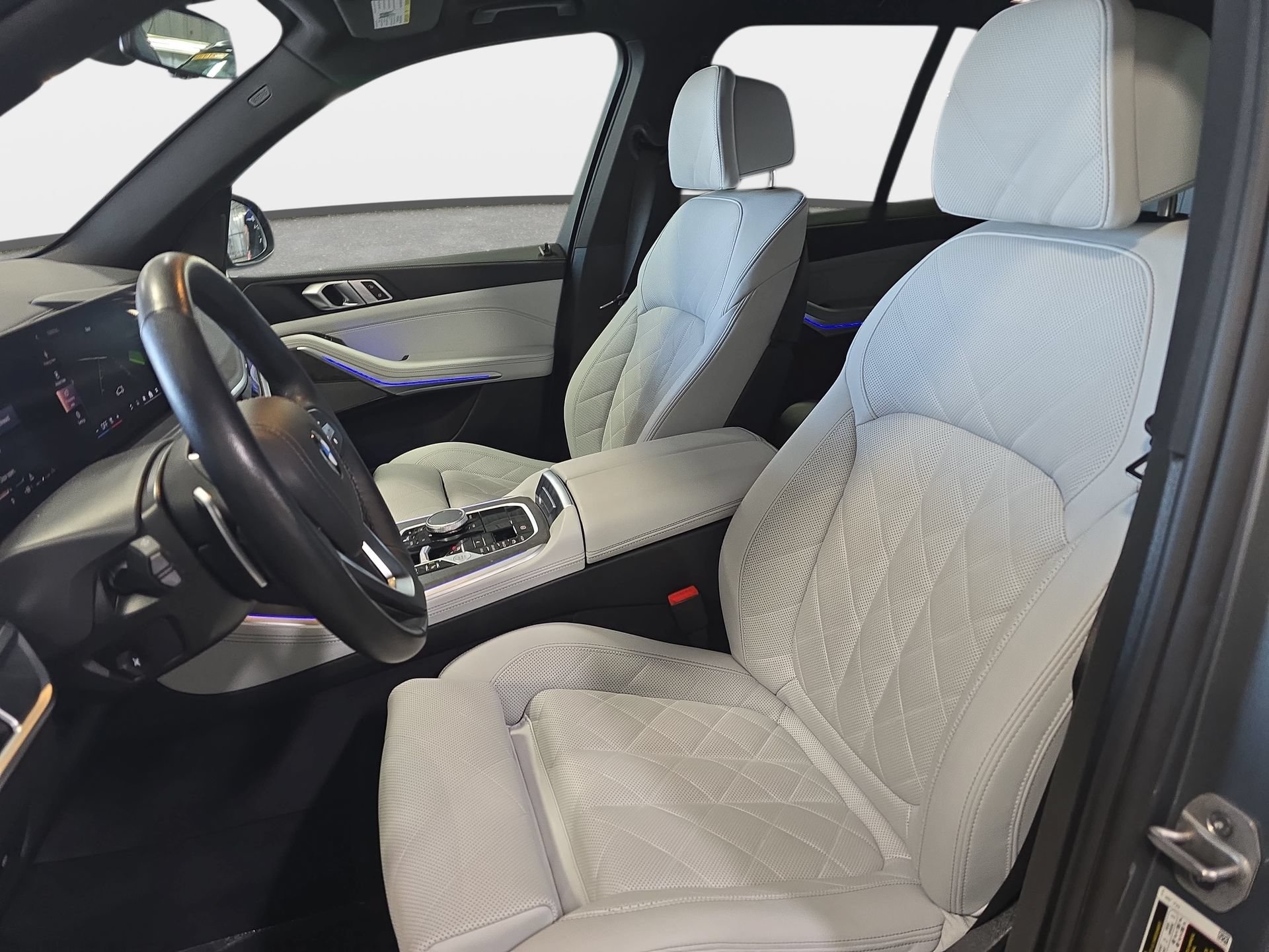 Used 2025 BMW X5 xDrive40i AWD/4WD image 15