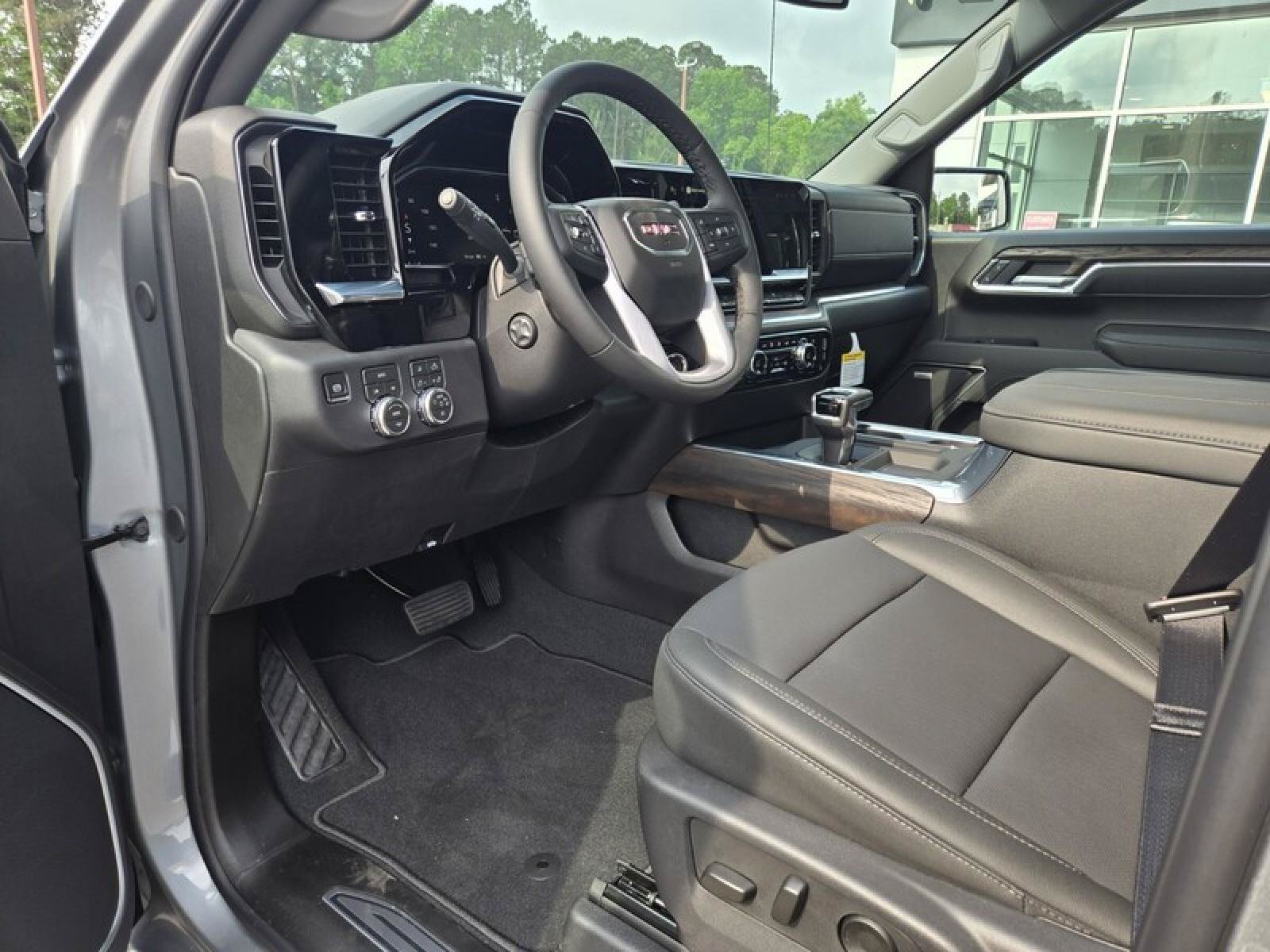 New 2026 GMC Sierra 1500 SLT w/ SLT Premium Package AWD/4WD image 17