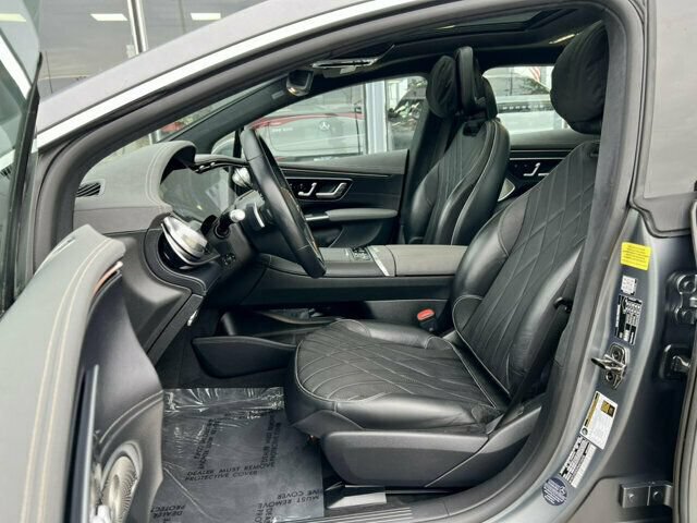 Used 2022 Mercedes-Benz EQS 580 4MATIC Sedan image 17