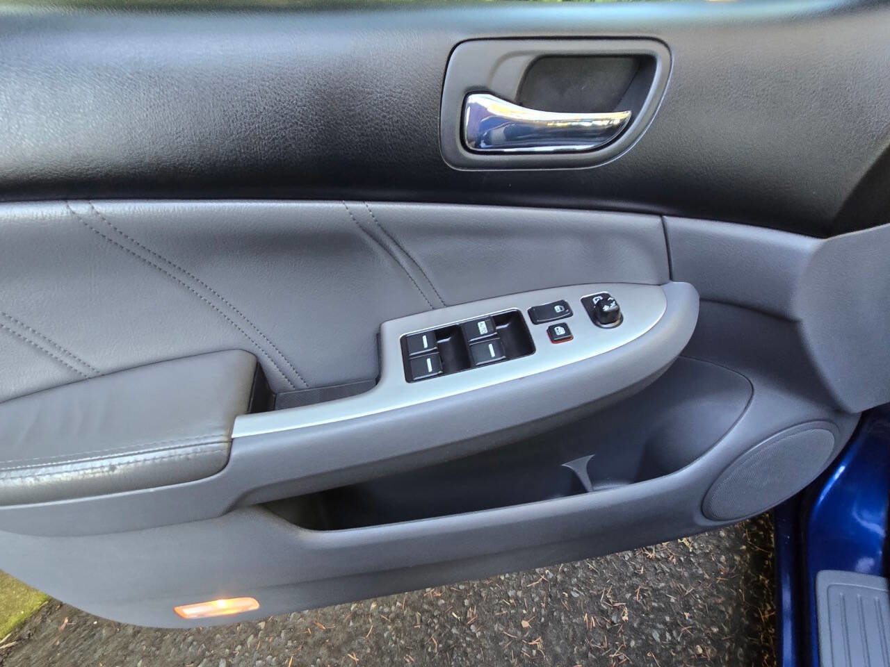 Used 2004 Honda Accord EX image 25