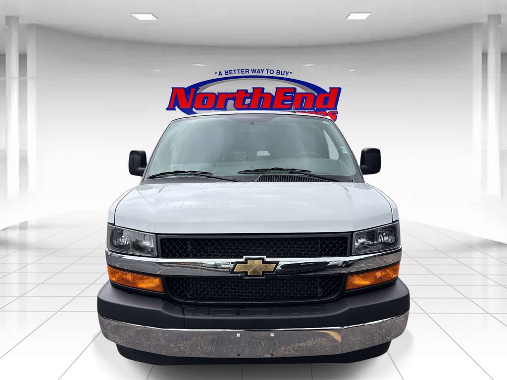 Used 2024 Chevrolet Express 2500 w/ Driver Convenience Package RWD image 8