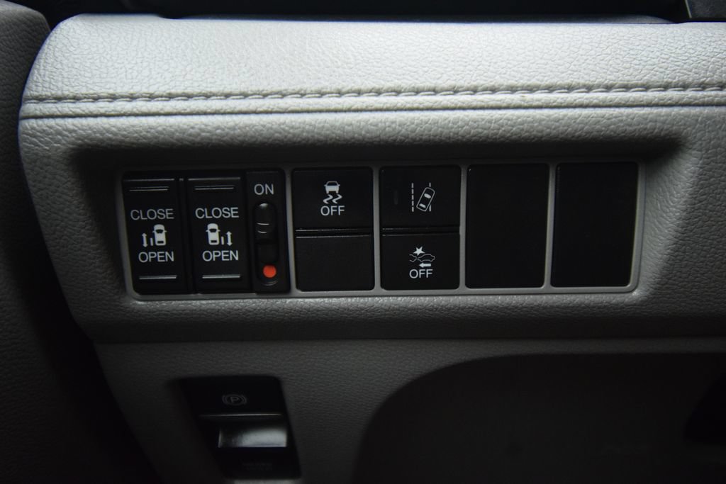 Used 2018 Honda Odyssey EX image 39