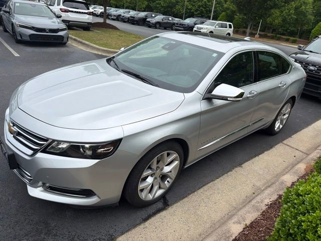 Used 2017 Chevrolet Impala Premier w/ Enhanced Convenience Package FWD image 3