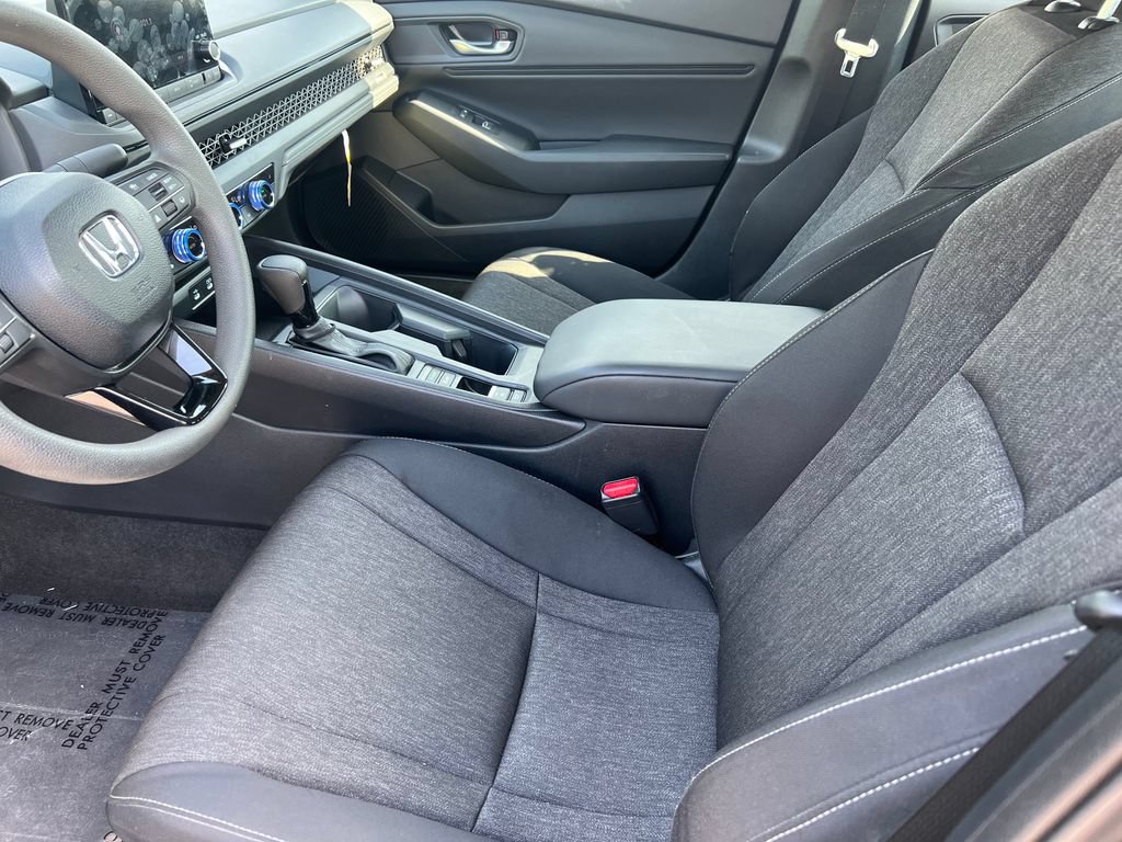 Used 2025 Honda Accord SE image 10