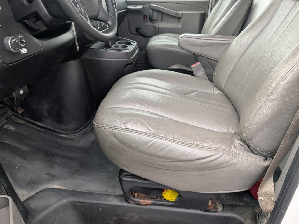 Used 2018 GMC Savana 3500 Extended w/ Driver Convenience Package RWD image 11