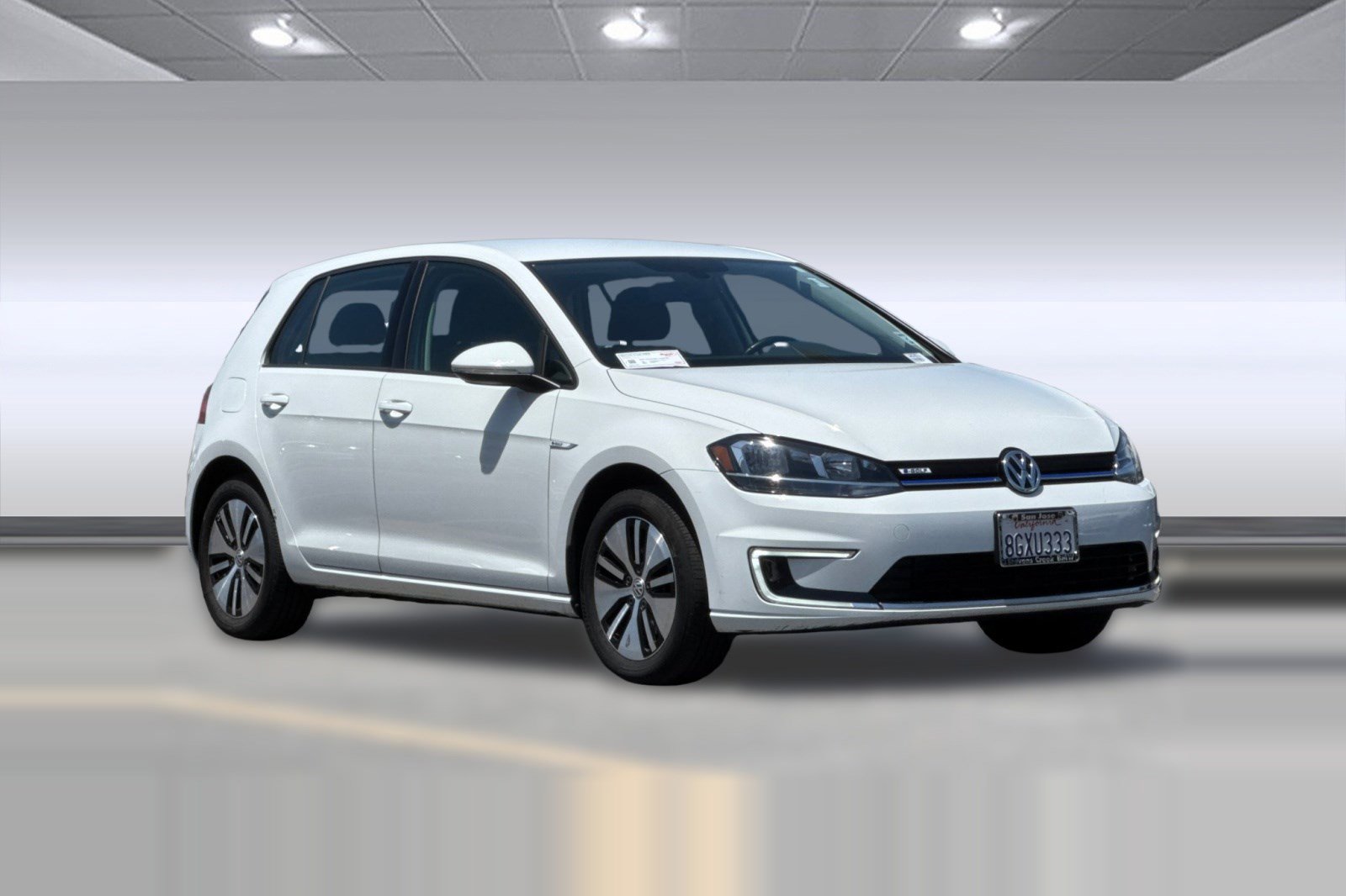 Used 2018 Volkswagen e-Golf SE FWD image 6