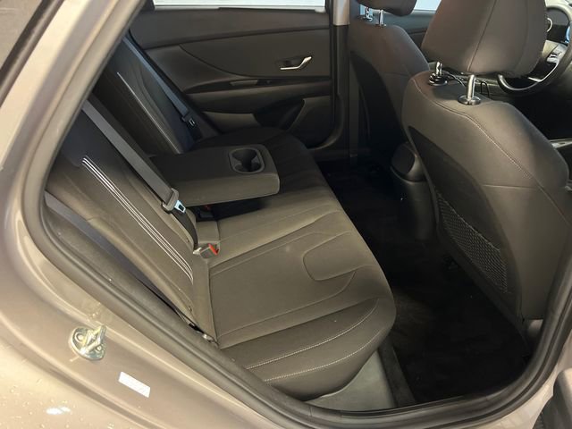 Used 2021 Hyundai Elantra SEL w/ Convenience + Premium Package image 12
