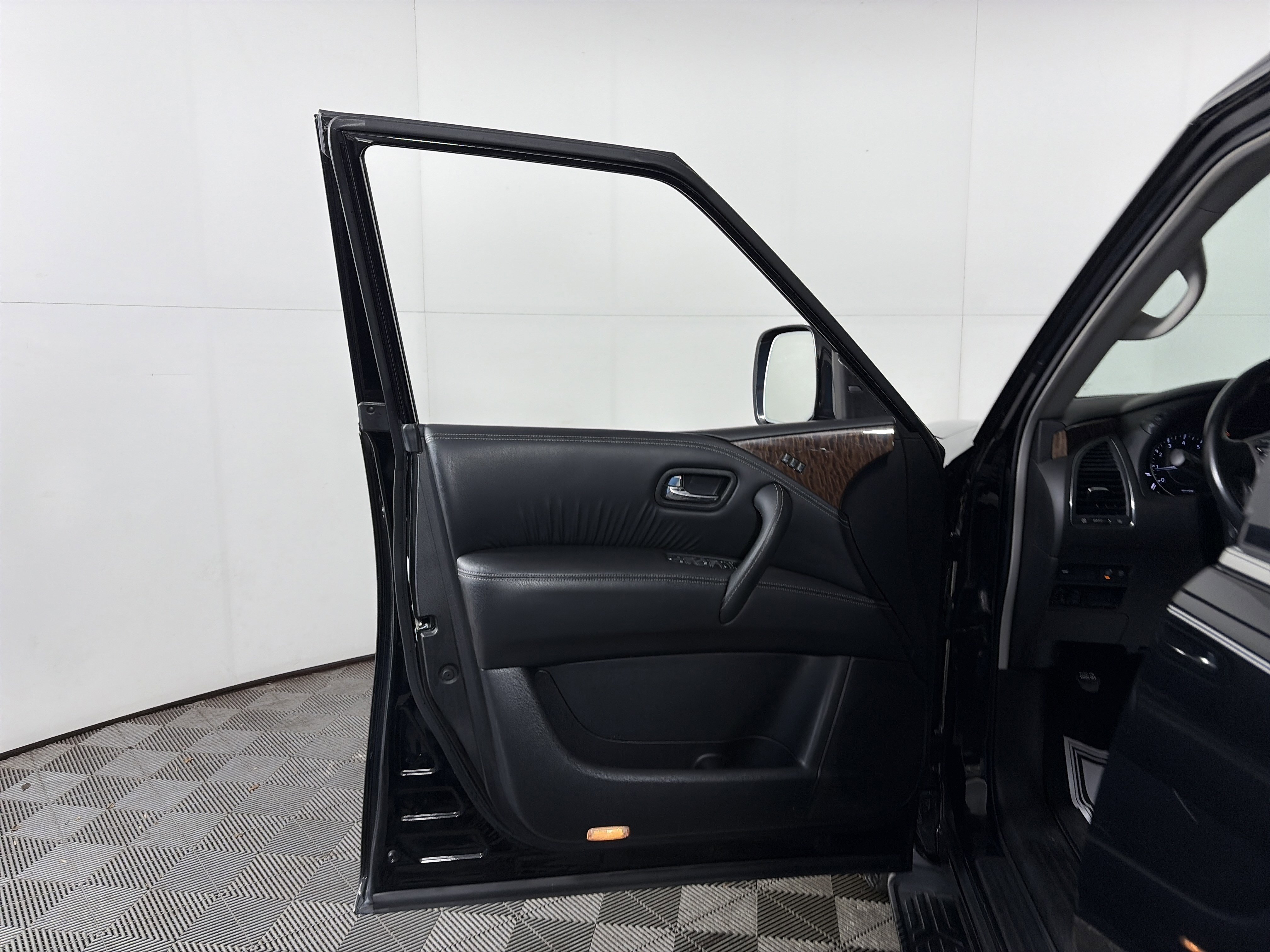 Used 2019 Nissan Armada SL w/ Premium Package image 32