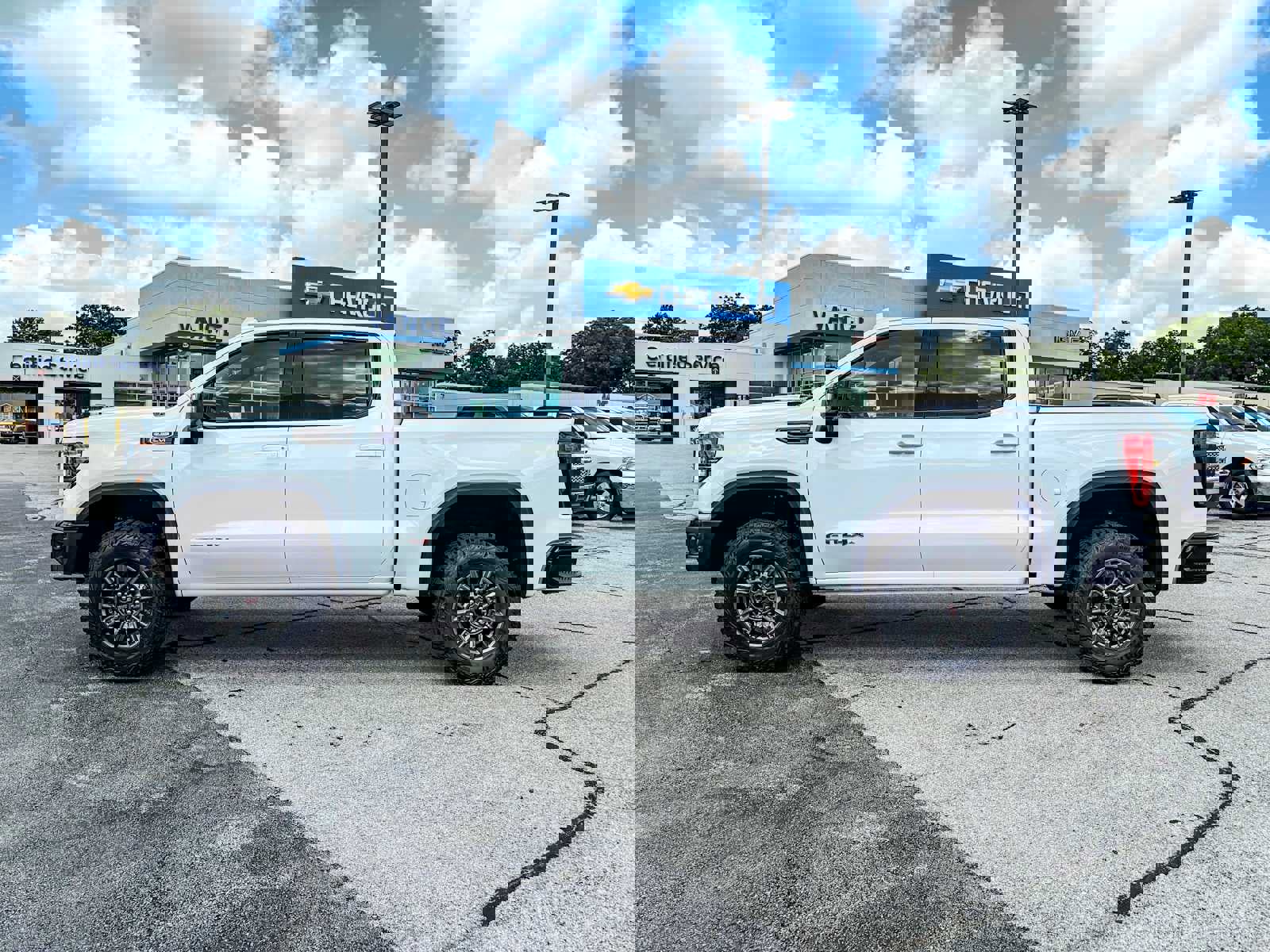 New 2025 GMC Sierra 1500 AT4X image 4